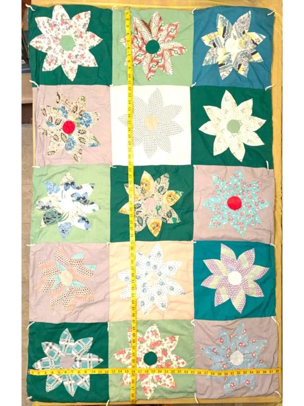 VTG Hand Tied Dresden Plate Dahlia Scrappy Quilt Throw Lap Blanket Cottagecore